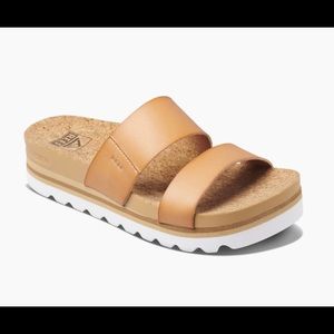 Reef Cushion Vista Hi sandals - worn once